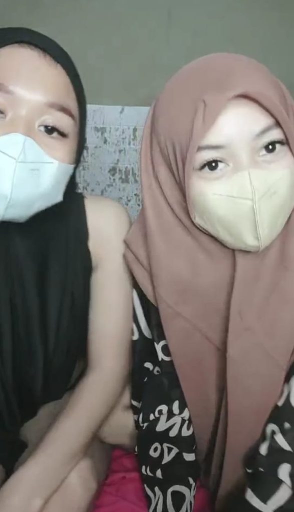 Ukthi maen bertiga