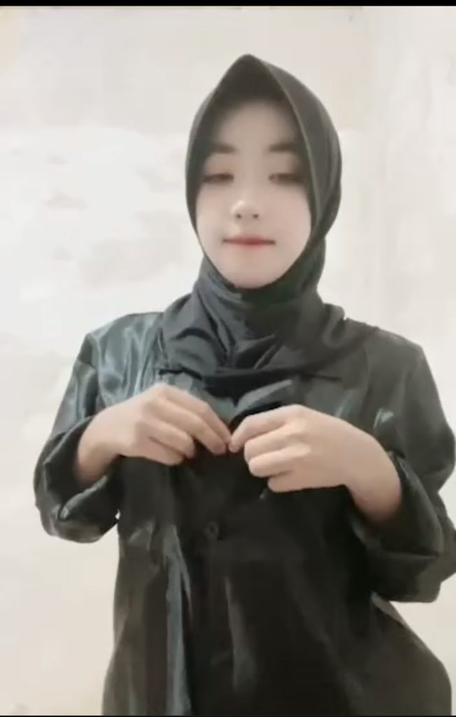 kegiatan mahasiswi pulang ngampus