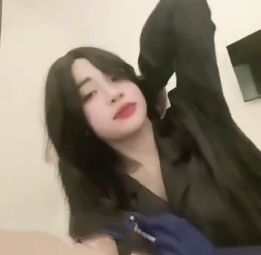 Laura mahasiswi dan dosen