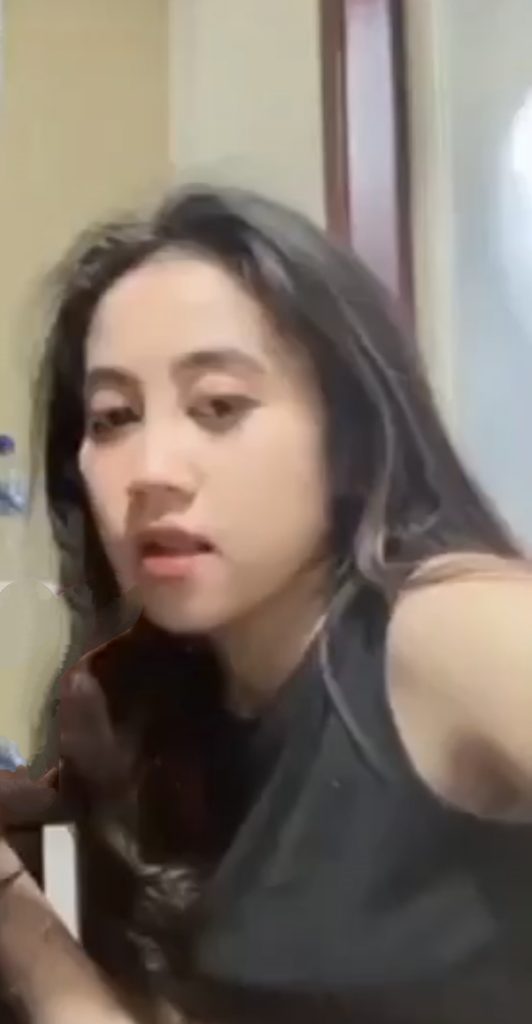 dengerin percakapannya
