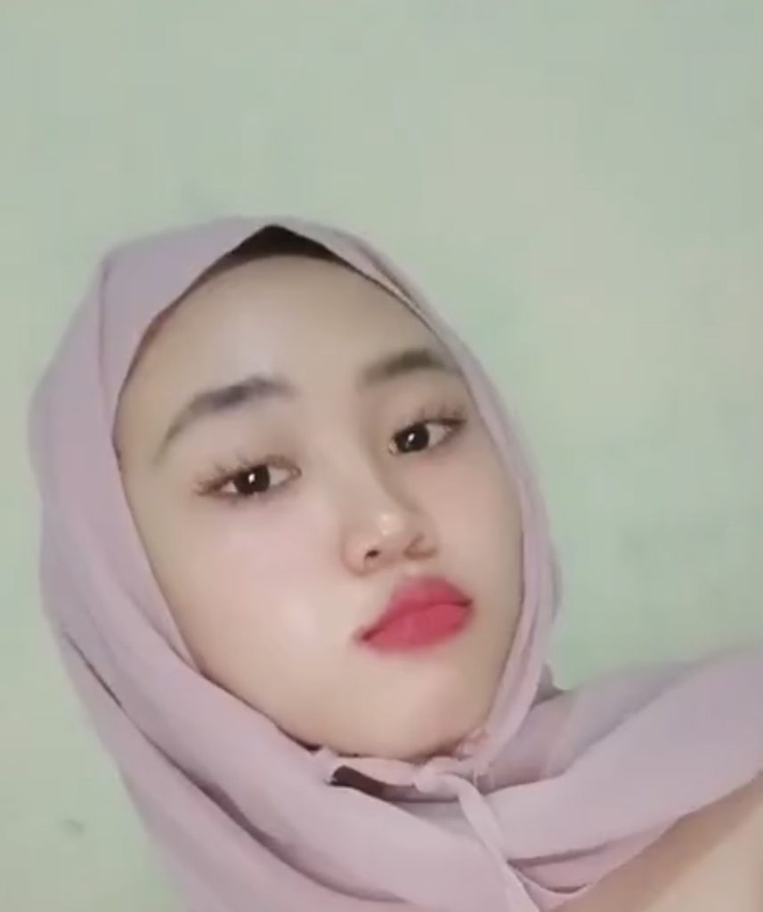 Ukti masih pink