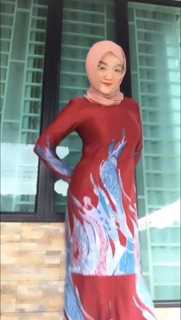 cantik penurut