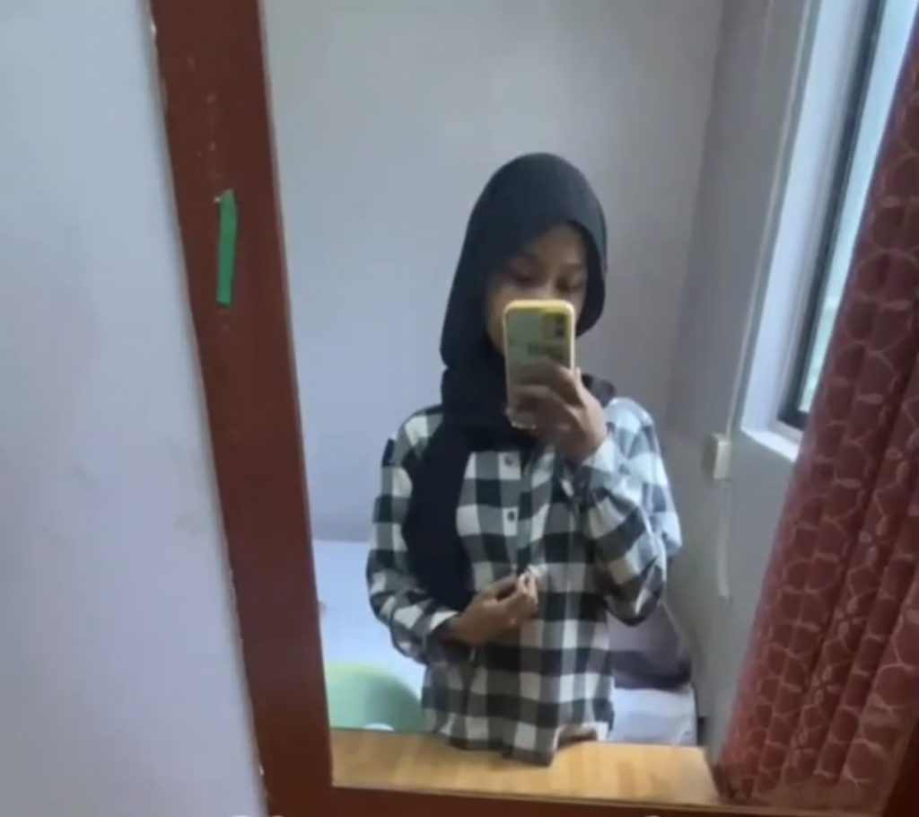adik pacar diajak staycation