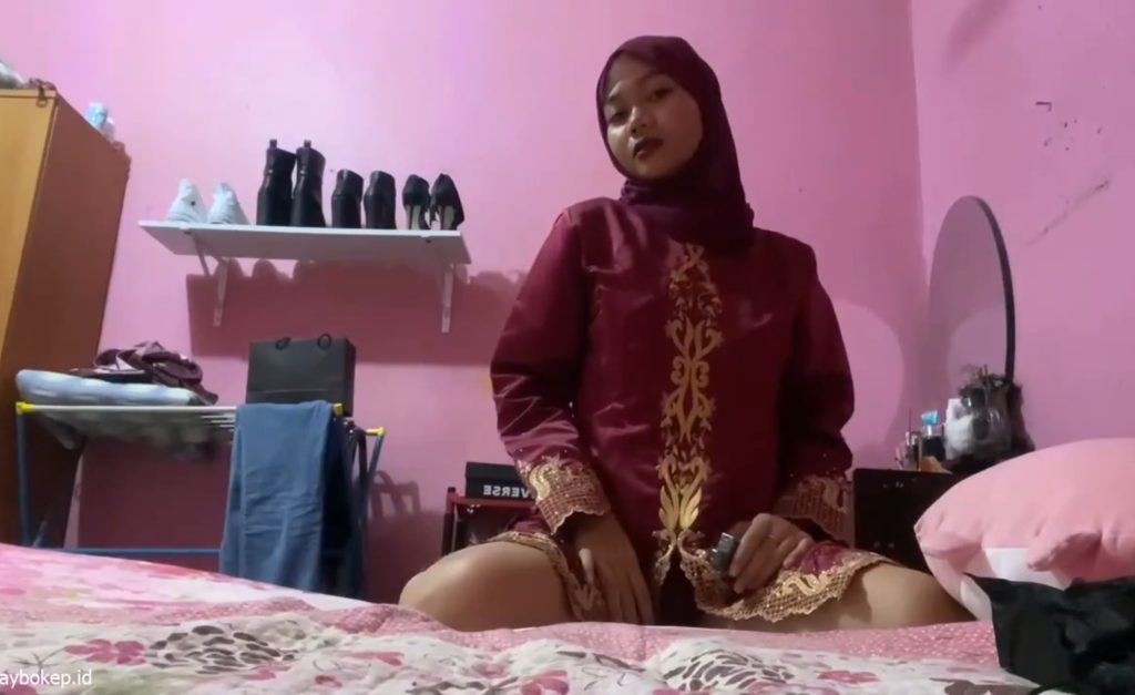 Ukhti pulang kondangan