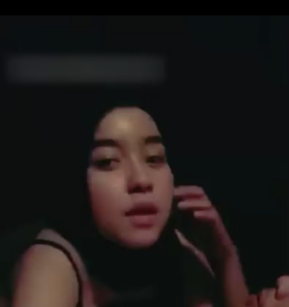 ukhty jilbab hitam sama pacar