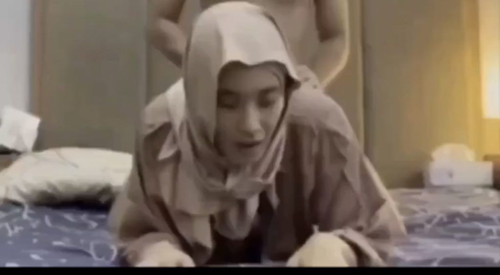 bu guru pulang ngajar