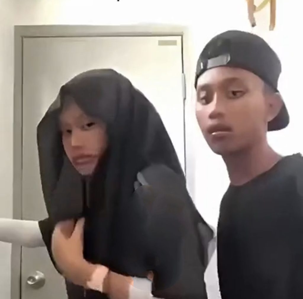 dikamar ganti