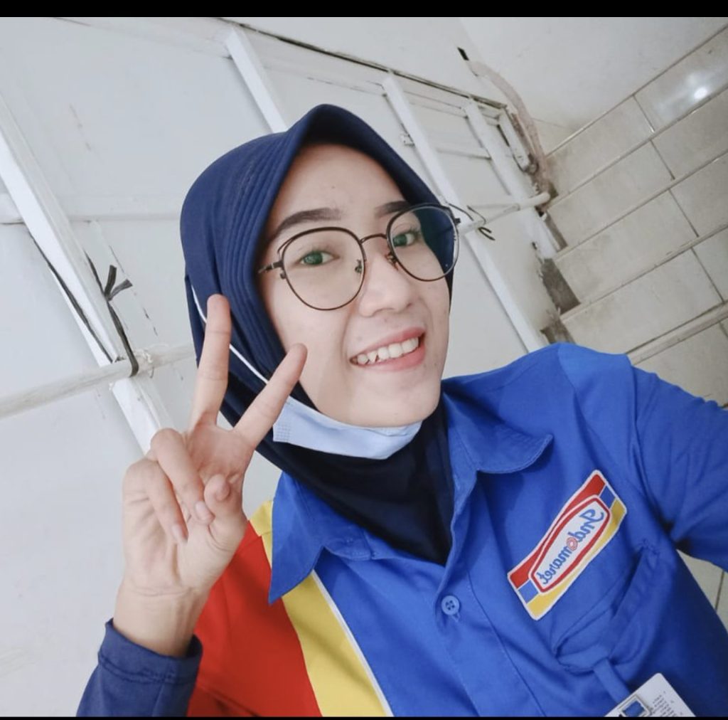 Diah kasir minimarket