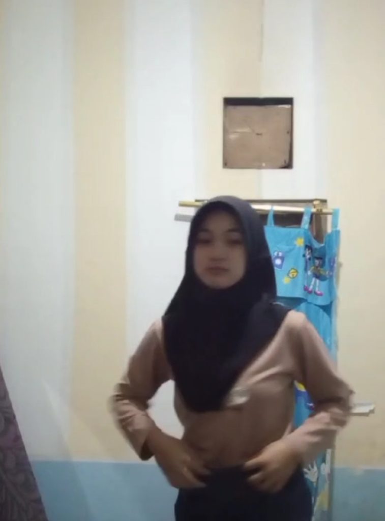 bidan dinda