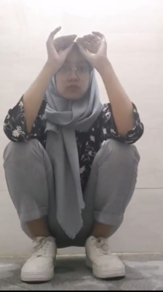 Mahasiswi surabaya
