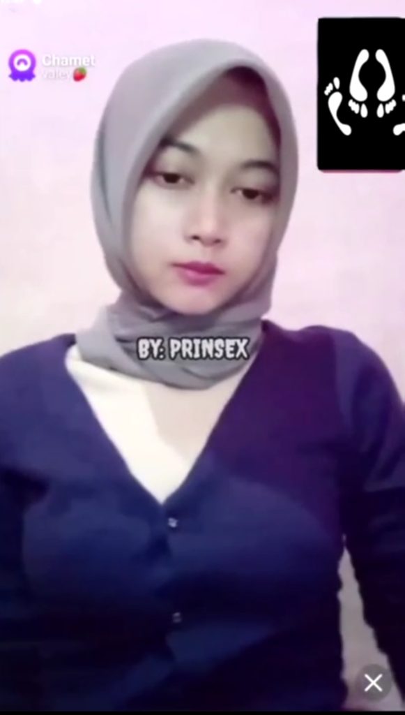 ukti jilbab ungu