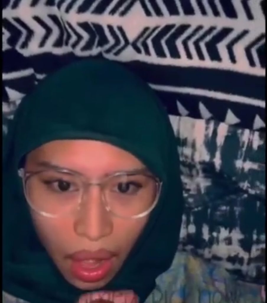 bu guru kena crt di muka