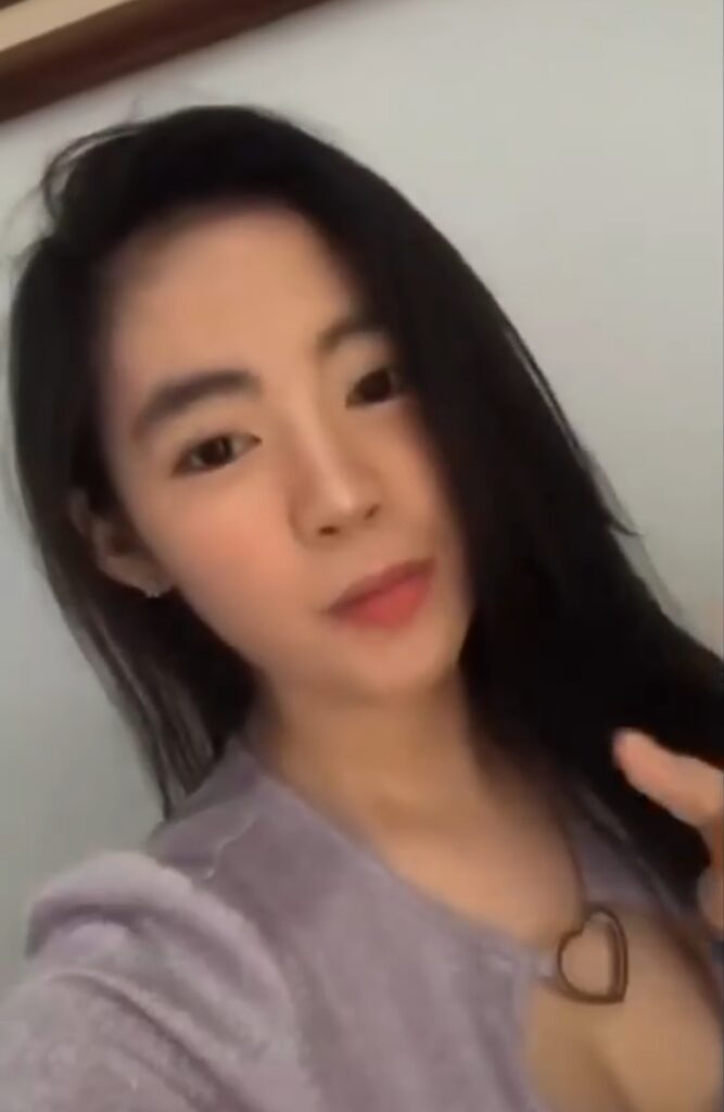 Main sama model