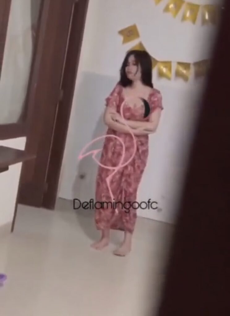 intip ibu kos yang marahan sama suaminya
