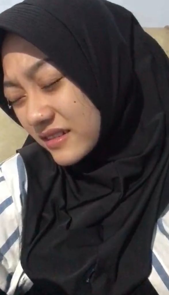 ngapel pacar di ruang tamu