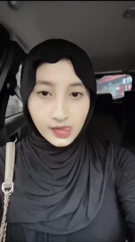 jilbab hitam