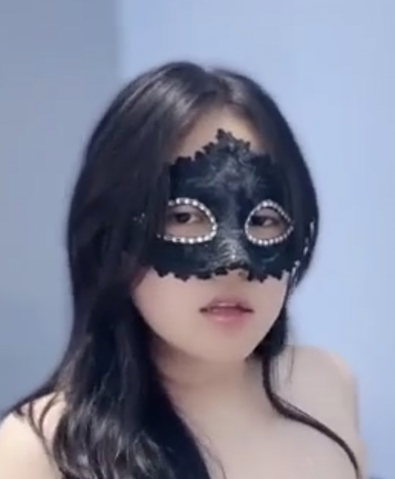 Cantik pulen tapi bertopeng