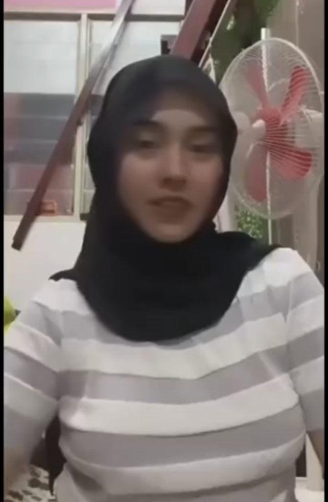 jilbab hitam garis garis full