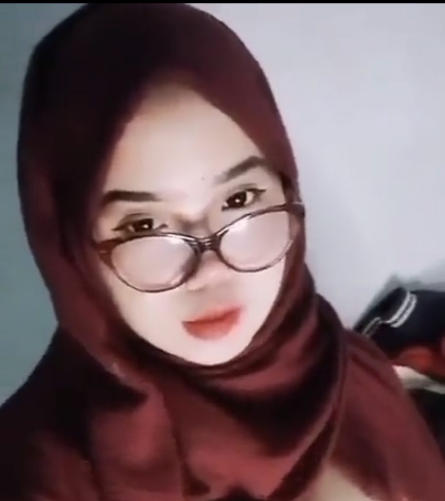 hijab merah