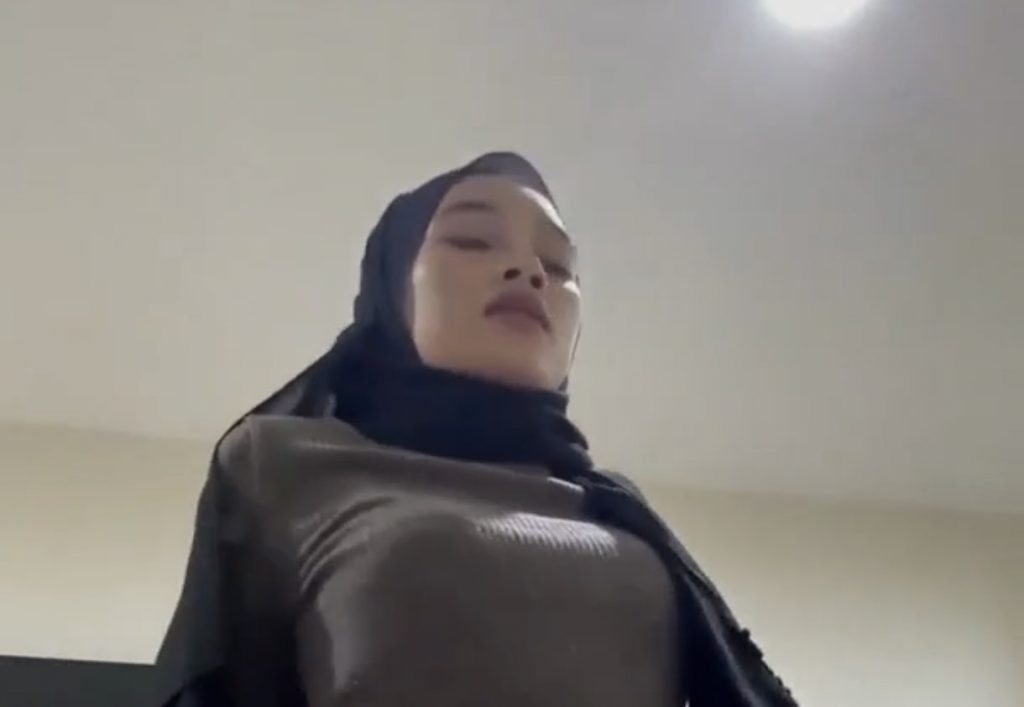 hijab basah