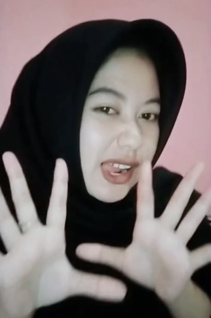 hijab hitam pulen